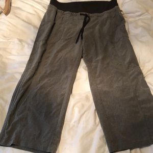 Athleta cropped pants - Size 8 and fit like an M